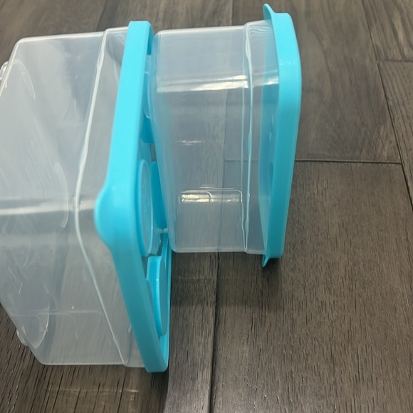 NWOT arctic zone pro bundle 2 Tupperware and matching water bottle - Picture 7 of 7